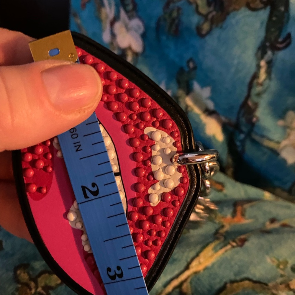Coach lips keychain - Picture 5 of 5